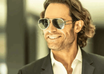 Sebastián Rulli posa sin ropa para exposición fotográfica