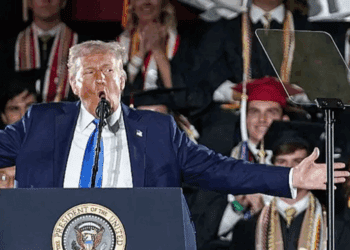 Trump acumula 212 demandas en sus primeros 100 días