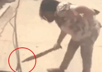 Mujer corta tuberías con machete y deja a su colonia sin agua