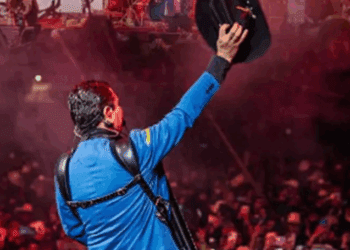 Los Alegres del Barranco retan veto a narcocorridos con karaoke