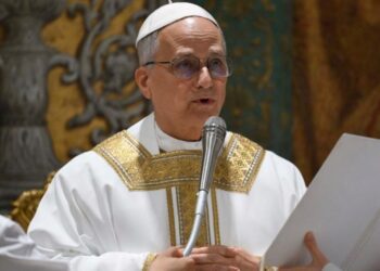 León XIV inicia su pontificado con un llamado a la paz y a la unidad