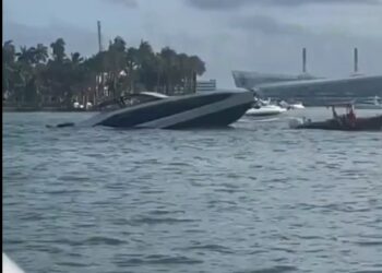 Lujo y exceso: un yate Lamborghini se hunde durante fiesta en Miami