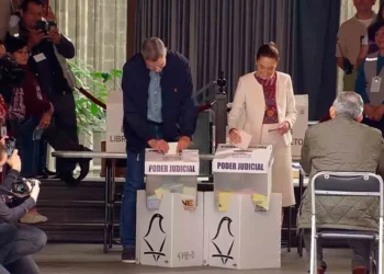 Claudia Sheinbaum participa en la primera elección judicial: “¡Que viva la democracia!”