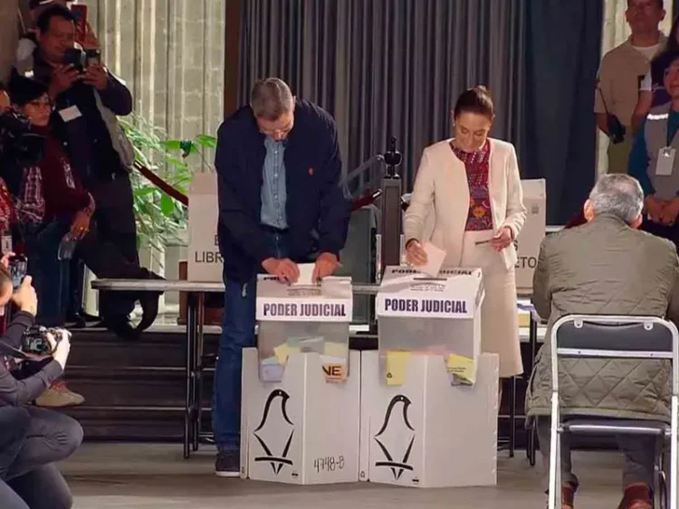 Claudia Sheinbaum participa en la primera elección judicial: “¡Que viva la democracia!”