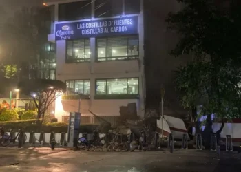 Derrumbe de barda en la colonia Roma