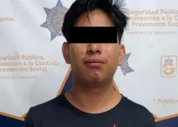 Policías evitan feminicidio en Nuevo León