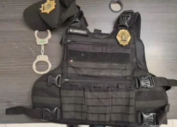 Arrestan a dos policías de la CDMX por extorsión