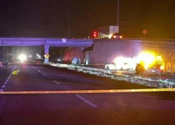 Encuentran 20 cuerpos en camioneta en Culiacán