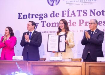 Entrega Gobernadora Libia Dennise FÍATS Notariales