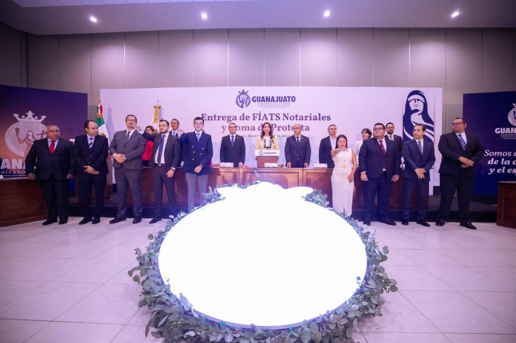 Entrega Gobernadora Libia Dennise FÍATS Notariales