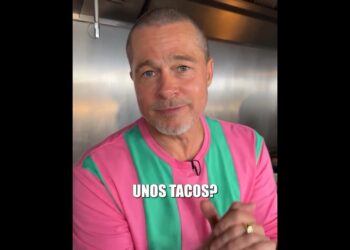 Brad Pitt sorprende al comer chicharrón con influencers mexicanos