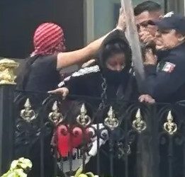 Feministas irrumpen en Segob