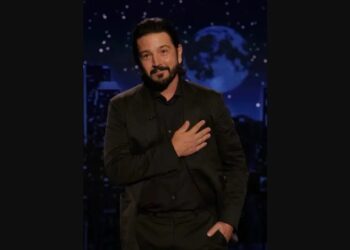 Diego Luna alza la voz por migrantes en su debut como conductor en programa de Jimmy Kimmel