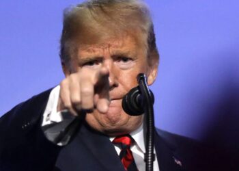 Trump endurece política migratoria: veta entrada desde 12 países y restringe visas a estudiantes