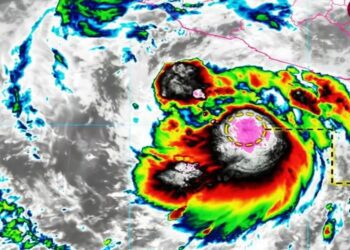 Tormenta tropical Flossie se intensifica frente al Pacífico mexicano; prevén fuertes lluvias en cinco entidades