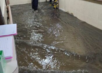 Inundación en Hospital 53 del IMSS en Los Reyes La Paz