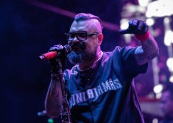 Hospitalizan a vocalista de Panteón Rococó