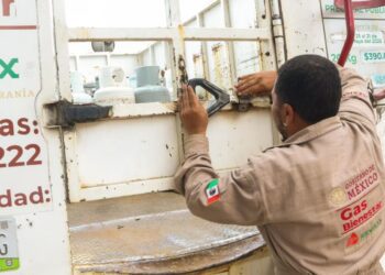 Investigan posible complicidad de personal de Pemex en red de robo de combustible