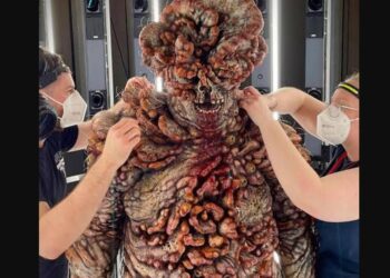 Espuma tóxica en Naucalpan se vuelve meme viral