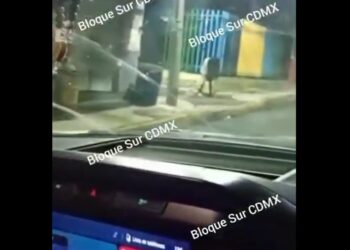 Policías graban a mujer en Xochimilco y redes estallan: ¿droga o fenómeno paranormal?