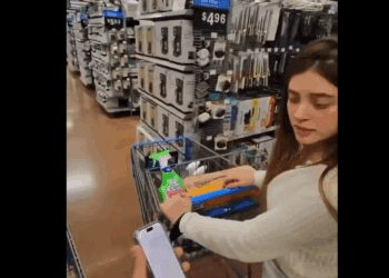 Finge ser sordomudo para ligar y desata risas en redes sociales