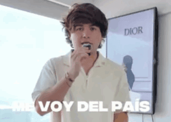 Hermano de Fofo Márquez deja México por unos meses