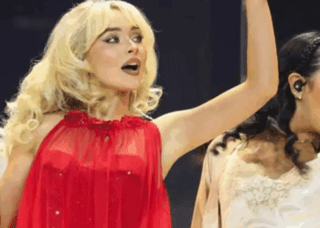 Sabrina Carpenter analiza prohibir celulares para mejorar experiencia en conciertos