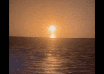 Explosión de cohete de SpaceX ilumina el cielo de Tamaulipas