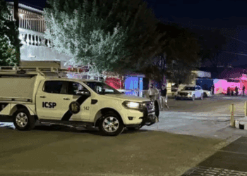 Asesinan a un adolescente en parque y a un trabajador en mercado de Nuevo León