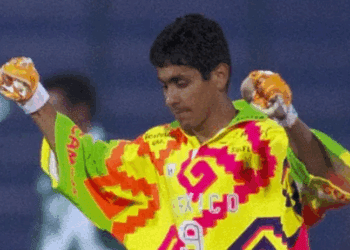 Jorge Campos vuelve al futbol en Europa a sus 58 años