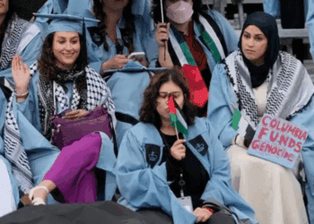 Universidad de Columbia bajo revisión por presuntas fallas en política antidiscriminación