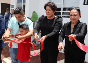 Ayuntamiento retira casa rifada a mujer por no ser madre biológica