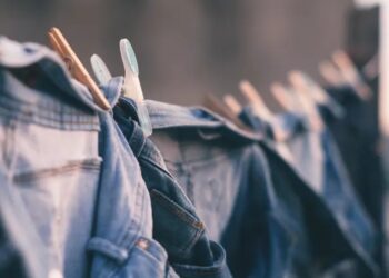 Cómo secar la ropa en temporada de lluvias sin que huela a humedad