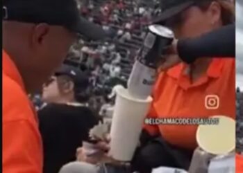 Investigan a vendedores de cerveza por posible mal manejo higiénico durante evento NASCAR en CDMX