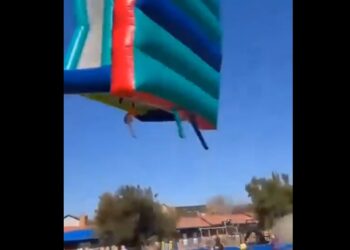 Niños resultan heridos tras accidente con inflable en escuela de Sudáfrica