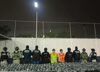 Detienen a dos jóvenes con 188 kg de cristal en Escobedo