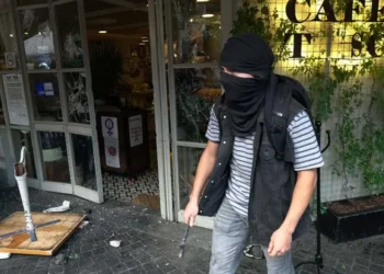 Gobierno capitalino condena actos vandálicos durante protesta contra la gentrificación