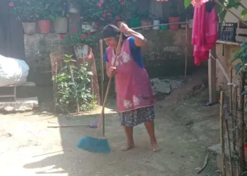 Viuda queda en la calle tras ser despojada por su familia