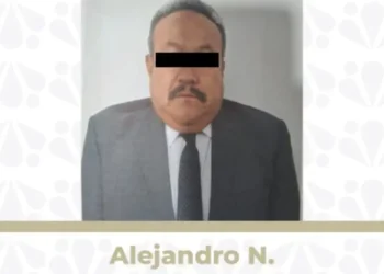 Detienen a comandante de investigación en Puebla