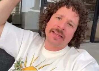 Luisito Comunica recibe insultos en manifestación