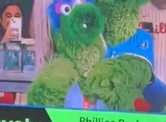 Mascotas de Phillies parodian a infieles de Coldplay