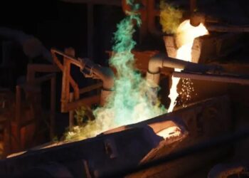 Trump anuncia arancel al cobre y dispara precios a récord histórico