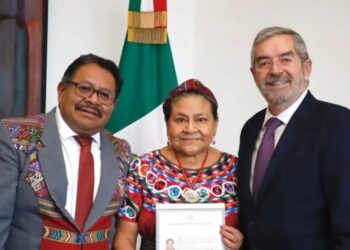 Rigoberta Menchú ya es mexicana: SRE reconoce su legado indígena y de paz