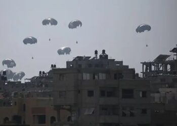 España enviará ayuda humanitaria a Gaza mediante lanzamiento aéreo