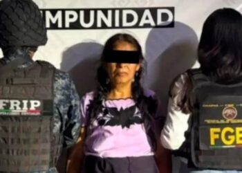 Mujer paga a niño para matar a su expareja