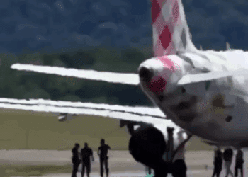 Tragedia en aeropuerto de Italia: hombre muere al ser absorbido por motor de avión