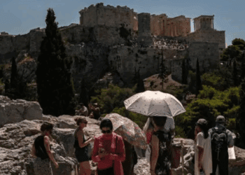 Grecia cierra Acrópolis por calor extremo de 42 °C