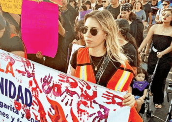 Miles marchan en Sonora tras feminicidio de madre y sus hijas