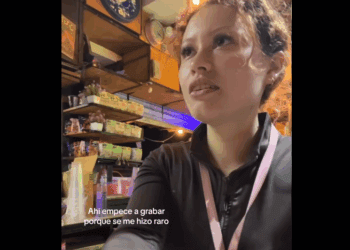 Influencer causa polémica al intentar comer gratis