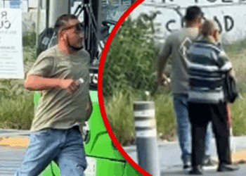 Conductor de Monterrey se detiene para ayudar a abuelito a cruzar y toca corazones